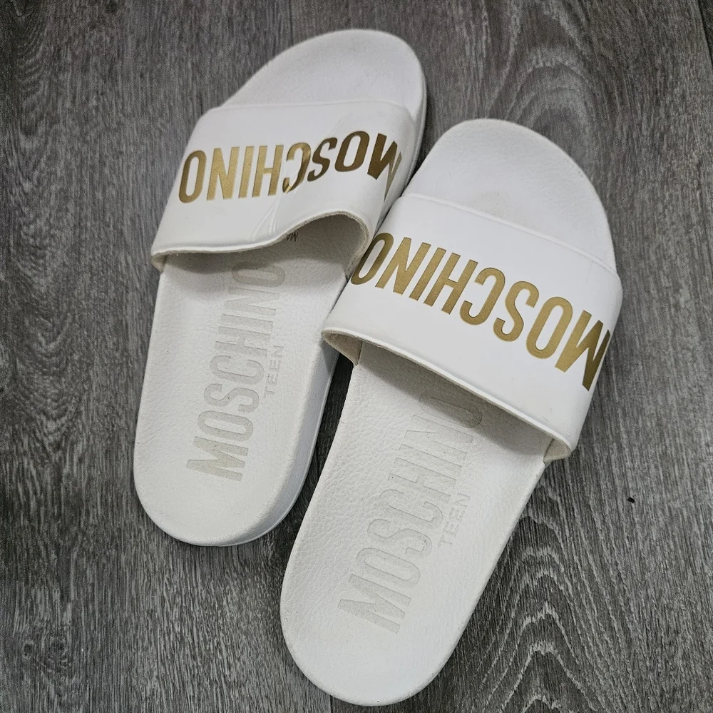 Moschino Slides - Picture 1 of 1